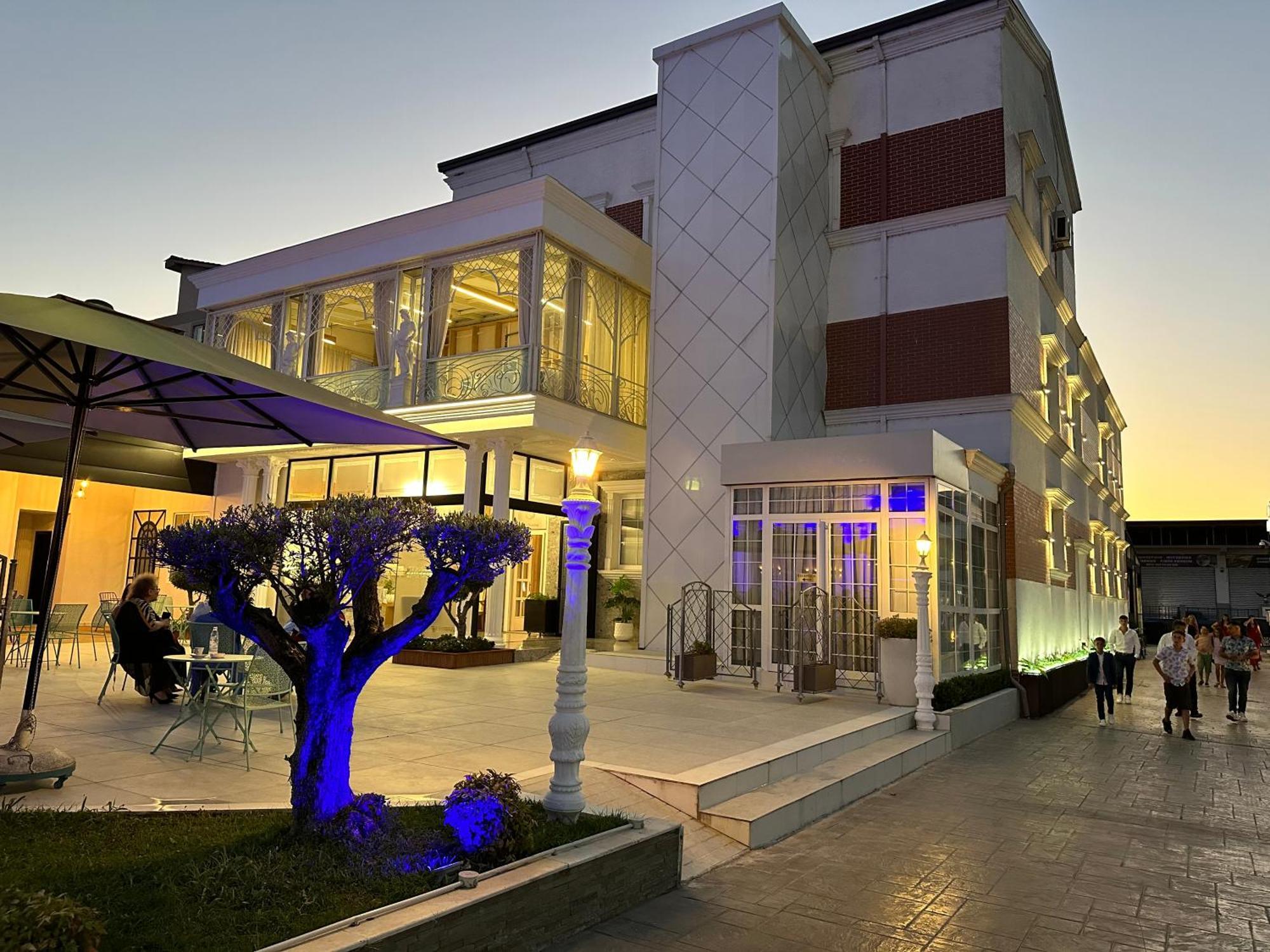 Hotel Colis Kamez Exterior photo